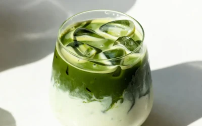 Matcha Latte Glacé : La Recette Onctueuse (Prête en 2 Minutes)